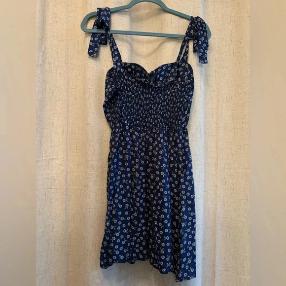 As U Wish Size M Floral Sundress
NWT, with upper lining. Navy with lavender. - Picture 3 of 8